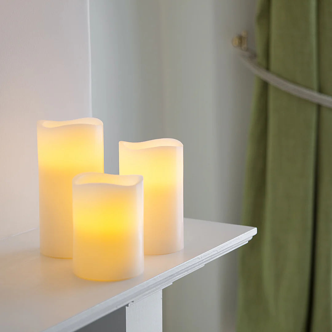 Sæt med 3 høje flammeløse LED-lys af voks
