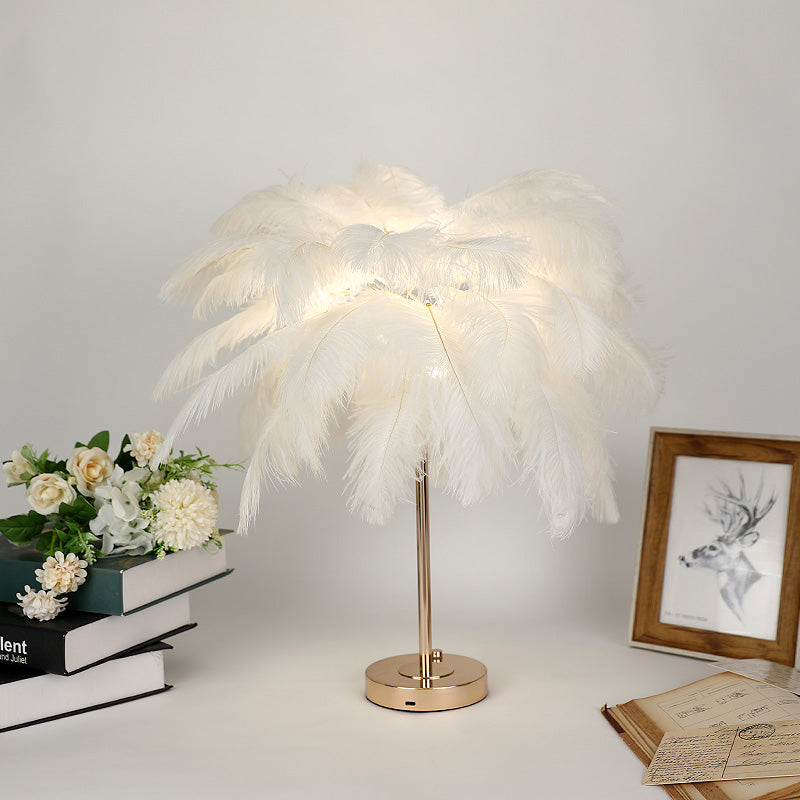 Feathra - fjerbordslampe