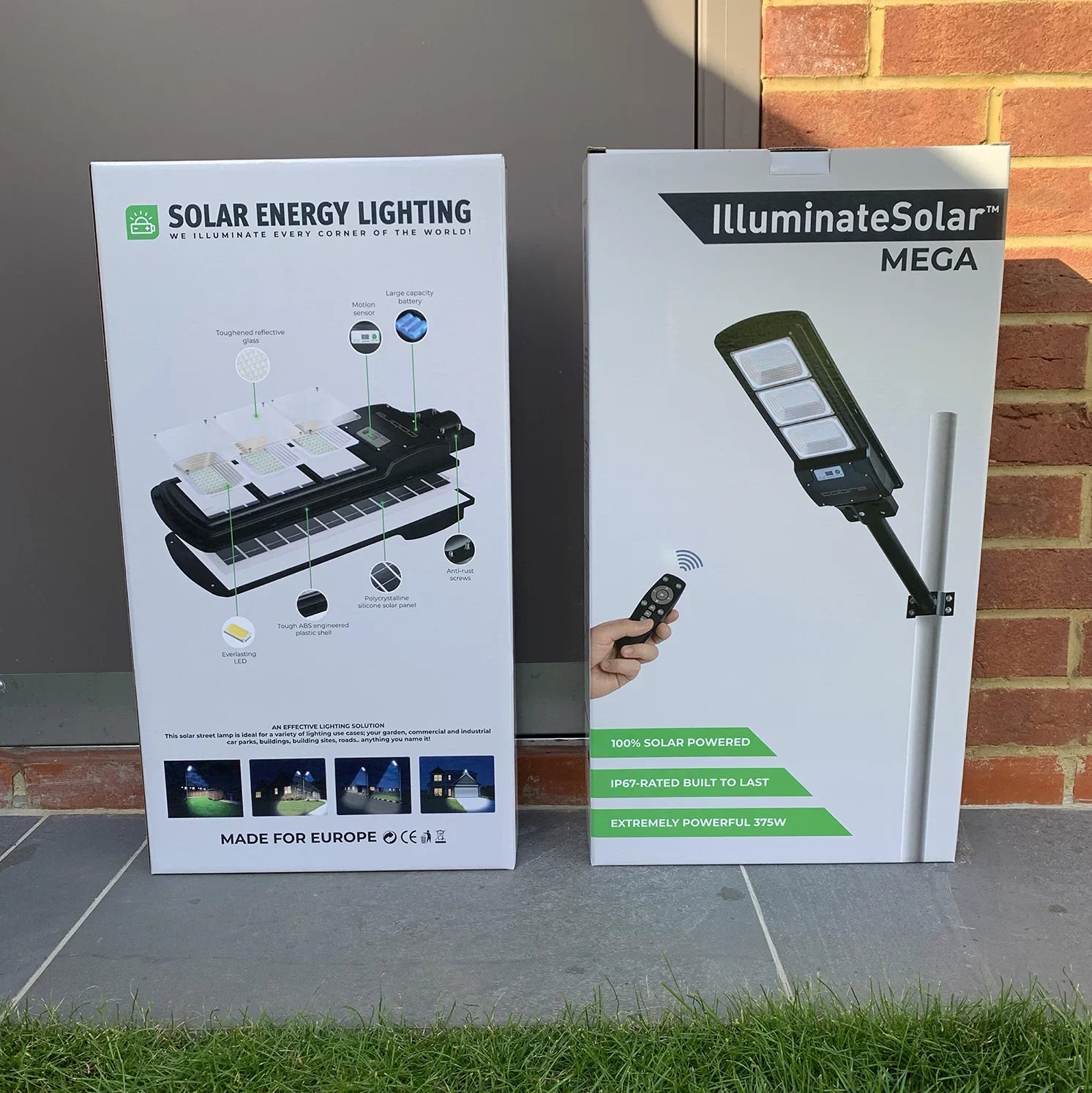 IlluminateSolarMega™- Den ultimative 375W/6500 lumen ultralyse solcelle-gadelygte (Bundle-tilbud)
